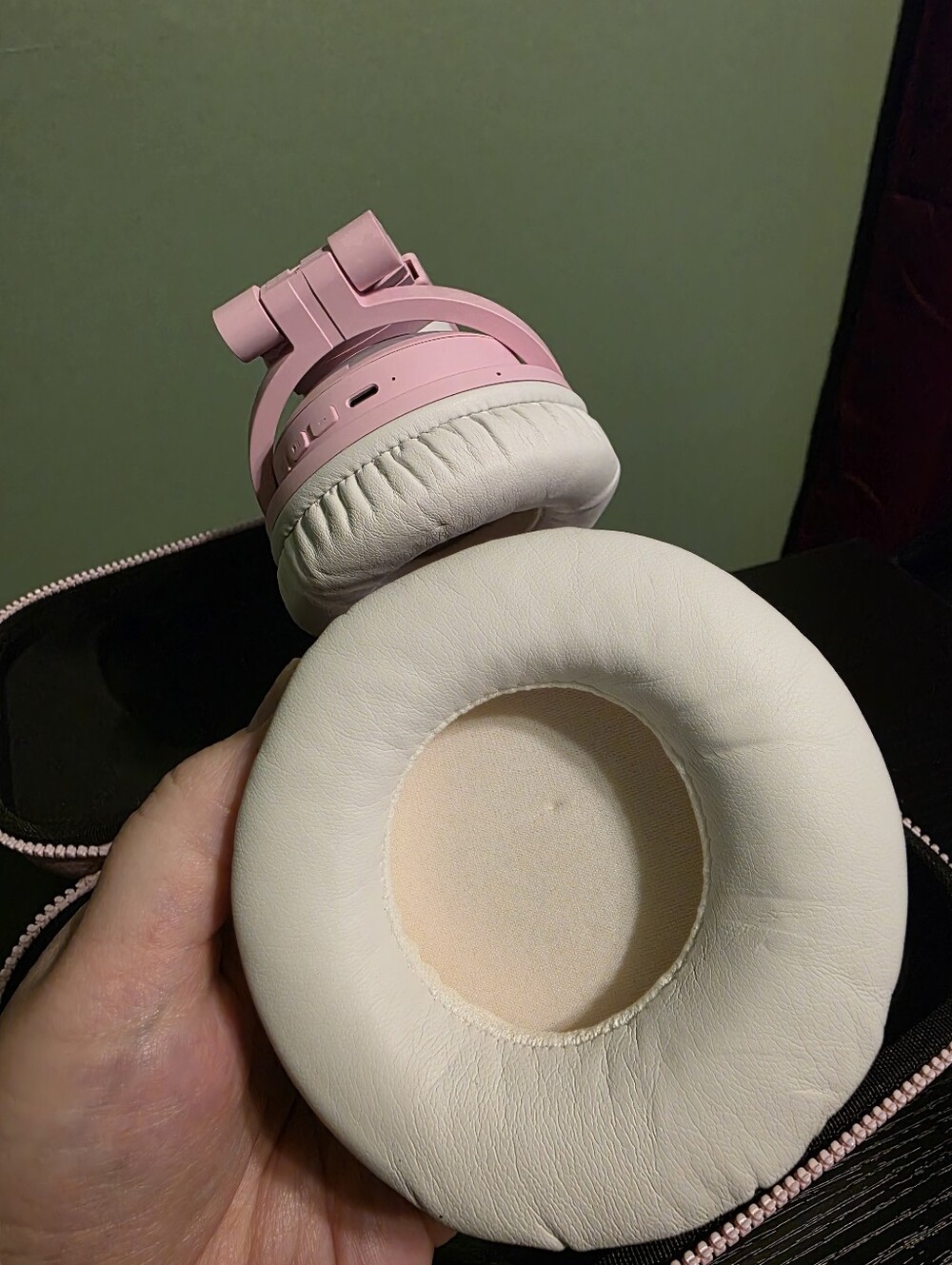YOWU Pink Cat Ear 3G Wireless Headphones Excellent Condition with Carrying Case - Picture 7 of 16
